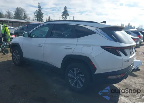 2022 Hyundai Tucson Hybrid Blue z USA, uszkodzony, nr VIN KM8JBCA12NU029955